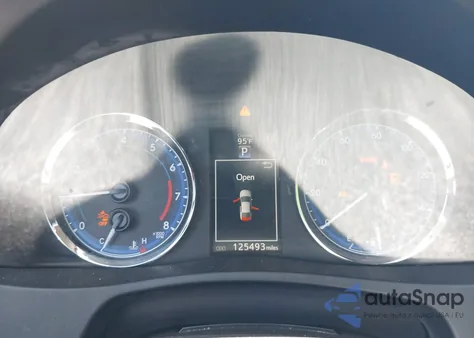 2018 Toyota Corolla Se z USA, uszkodzony, nr VIN 5YFBURHE4JP802320